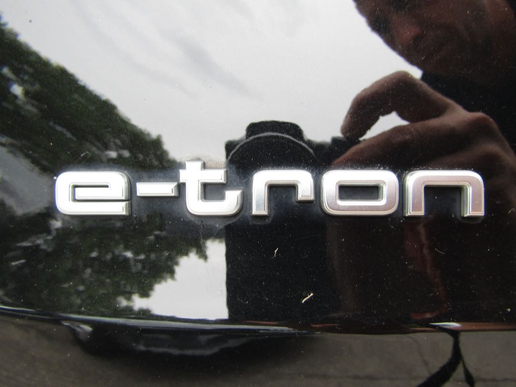 2022 Audi e-tron