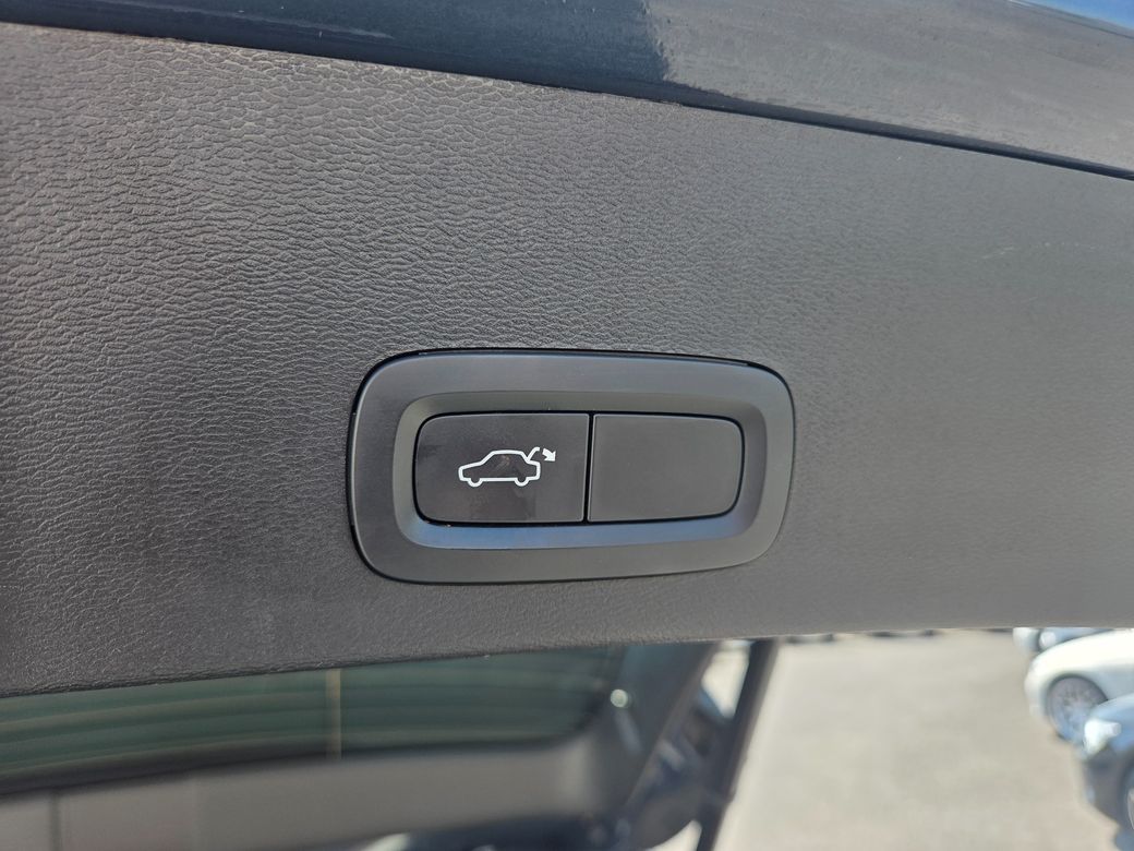 2022 Volvo XC40