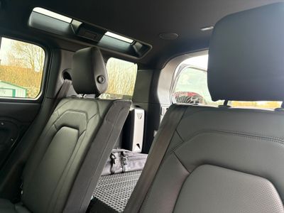 2025 Land Rover Defender 110