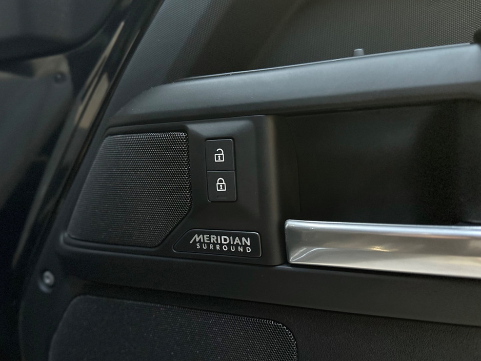 2025 Land Rover Defender