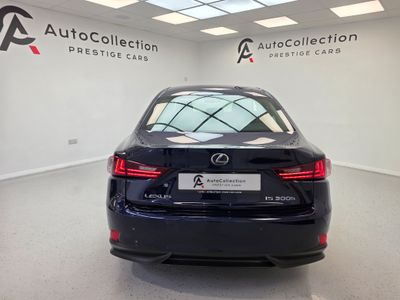 2015 Lexus IS 300h