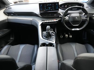 2022 Peugeot 5008