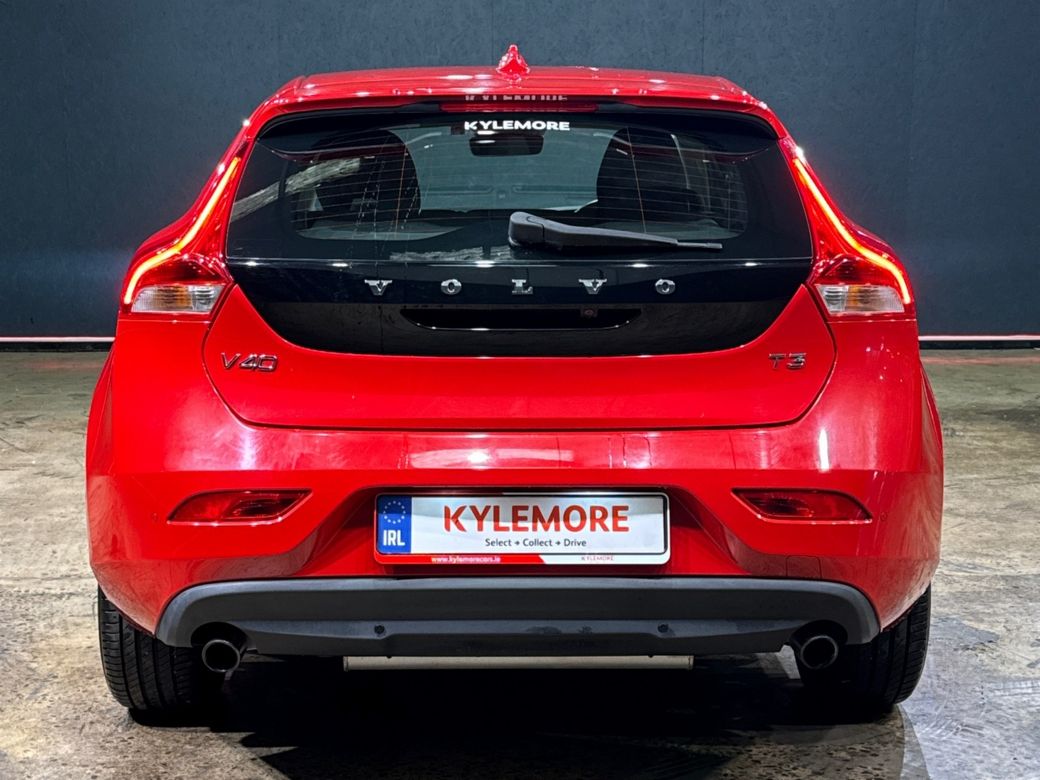 2018 Volvo V40