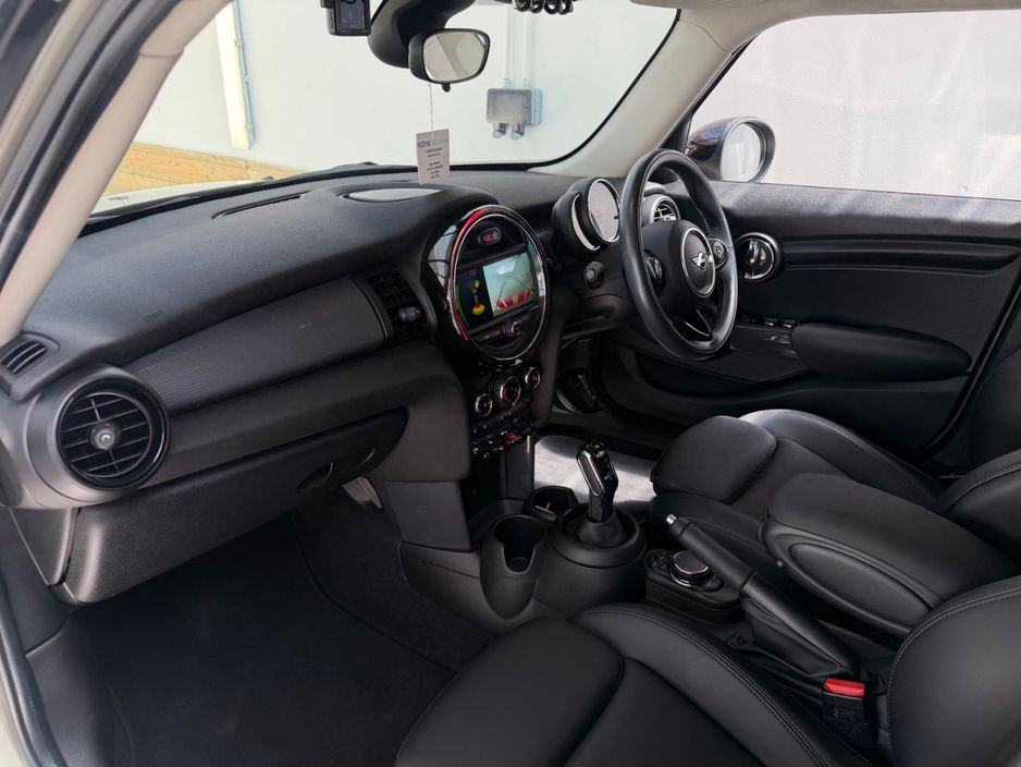 2019 Mini Hatch