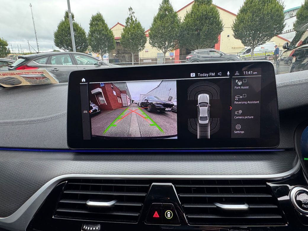 2023 BMW 520