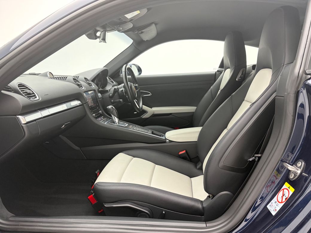 2022 Porsche Cayman