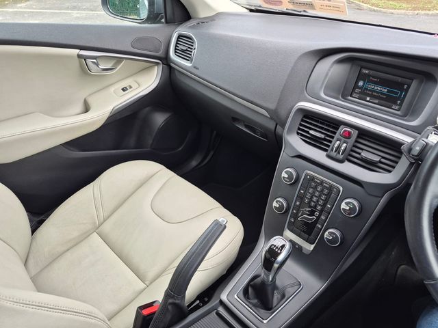 2016 Volvo V40