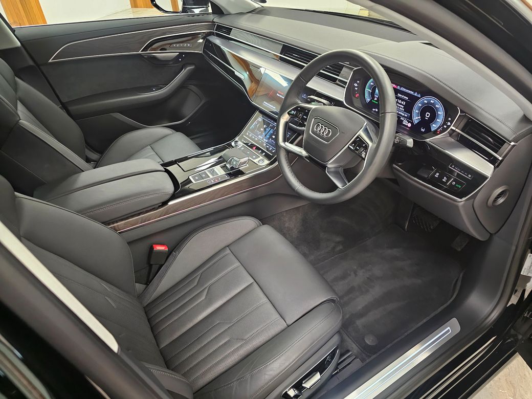 2024 Audi A8