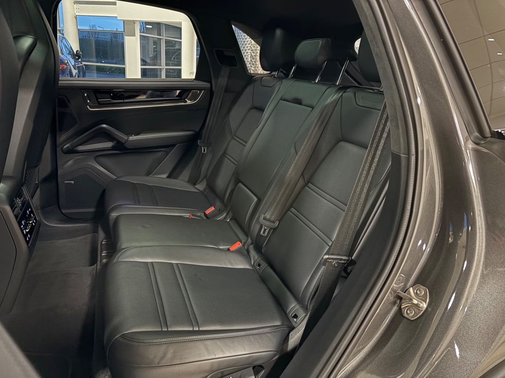 2024 Porsche Cayenne