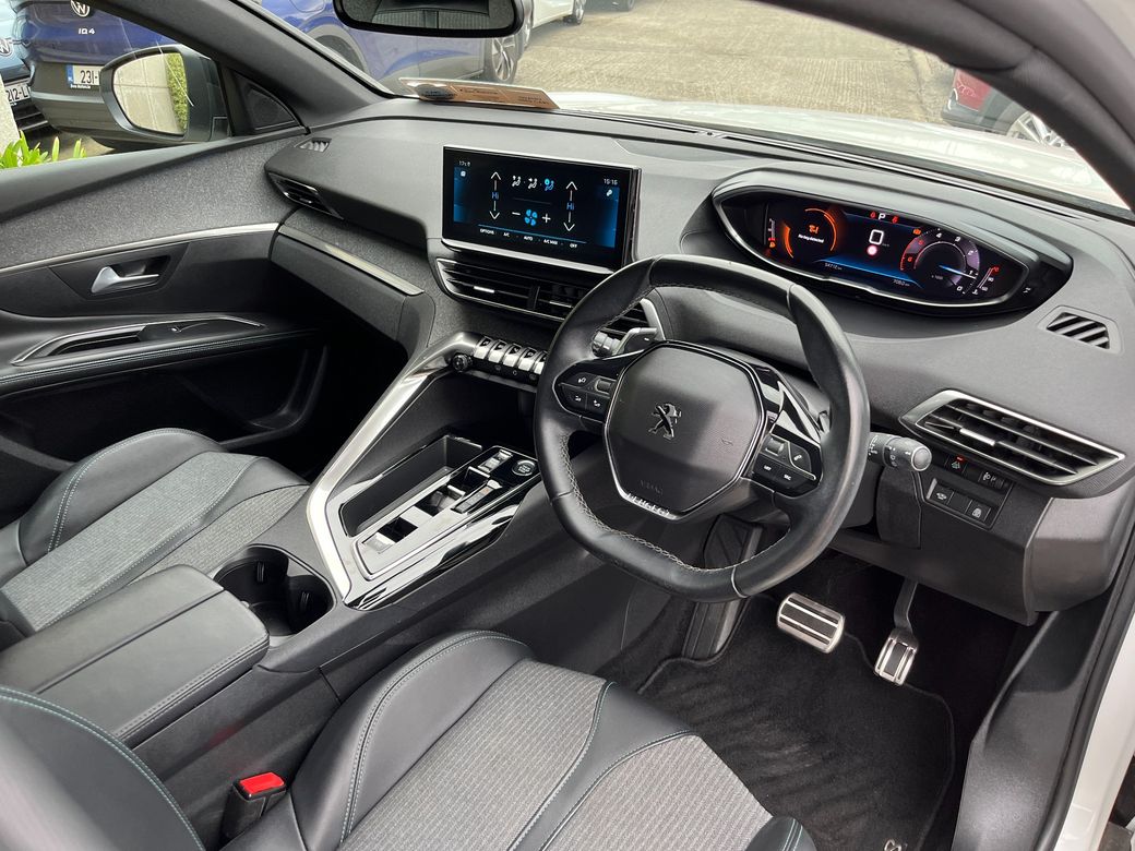 2023 Peugeot 5008