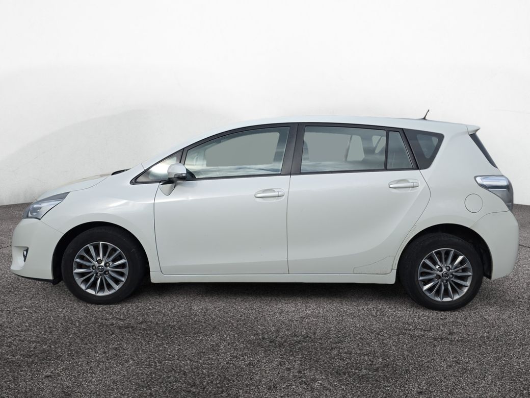 2016 Toyota Verso