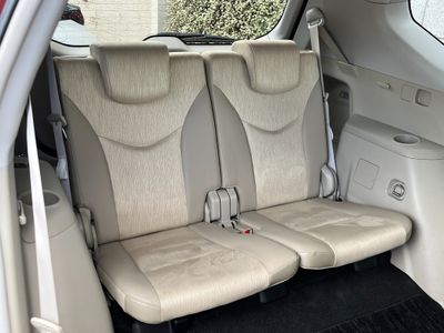 2019 Toyota Prius Alpha