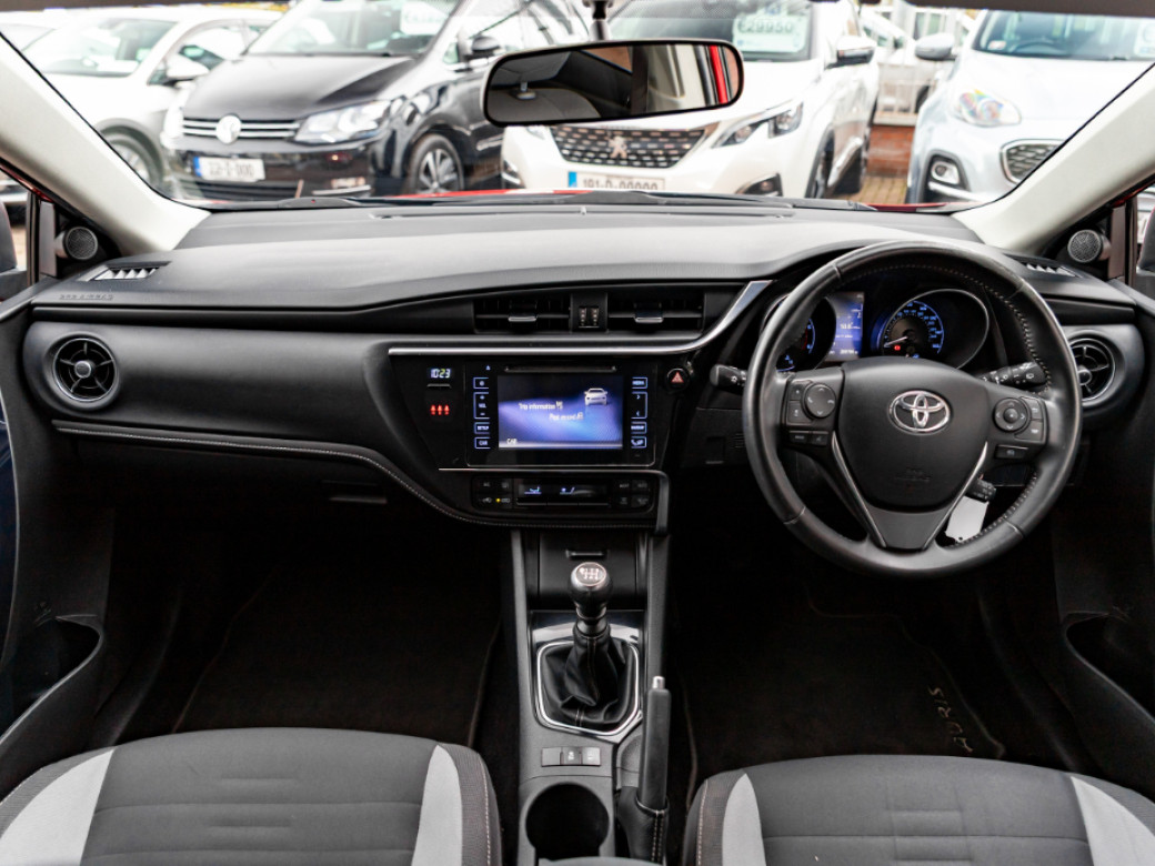 2016 Toyota Auris