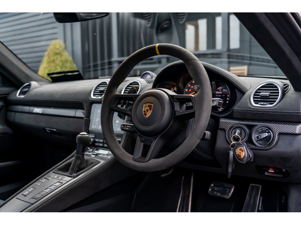 2024 Porsche 718 Cayman