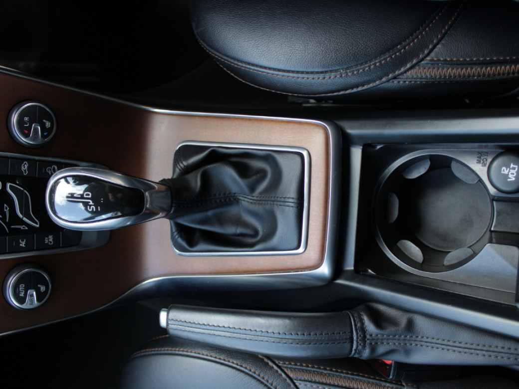 2015 Volvo V40