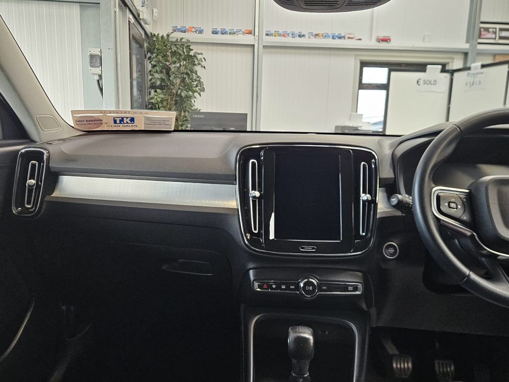 2021 Volvo XC40