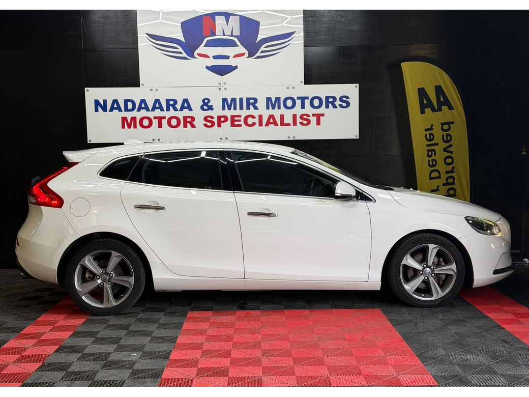 2015 Volvo V40