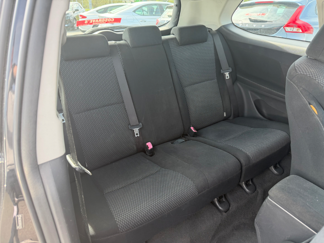 2012 Toyota Auris