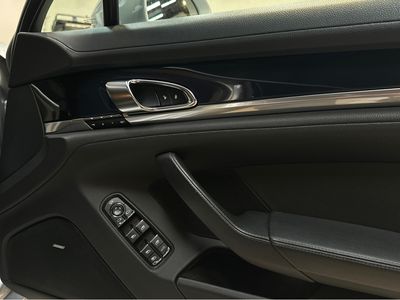 2016 Porsche Panamera