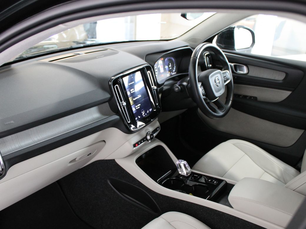 2020 Volvo XC40