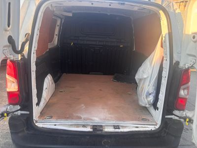 2021 Peugeot Partner