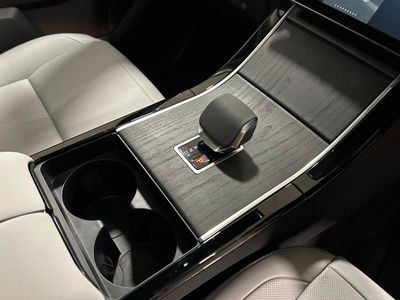 2024 Land Rover Range Rover Velar