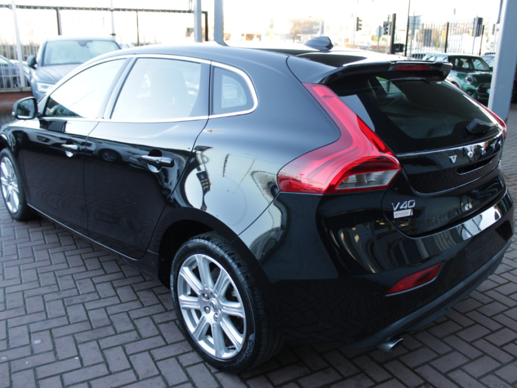 2016 Volvo V40
