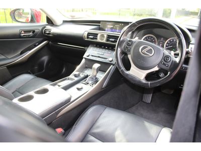 2015 Lexus IS 300h