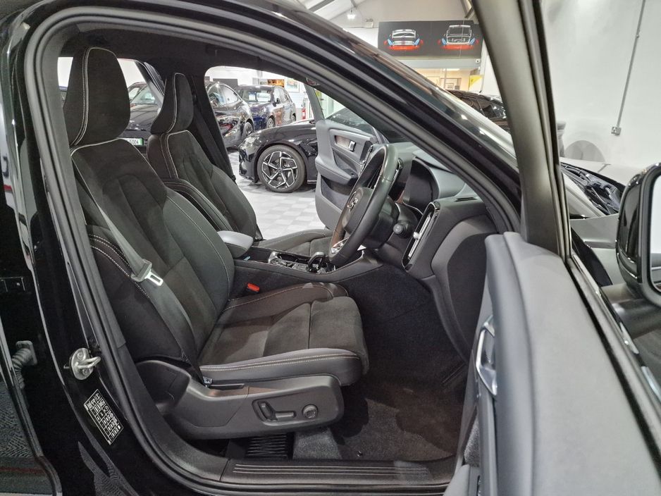 2023 Volvo XC40