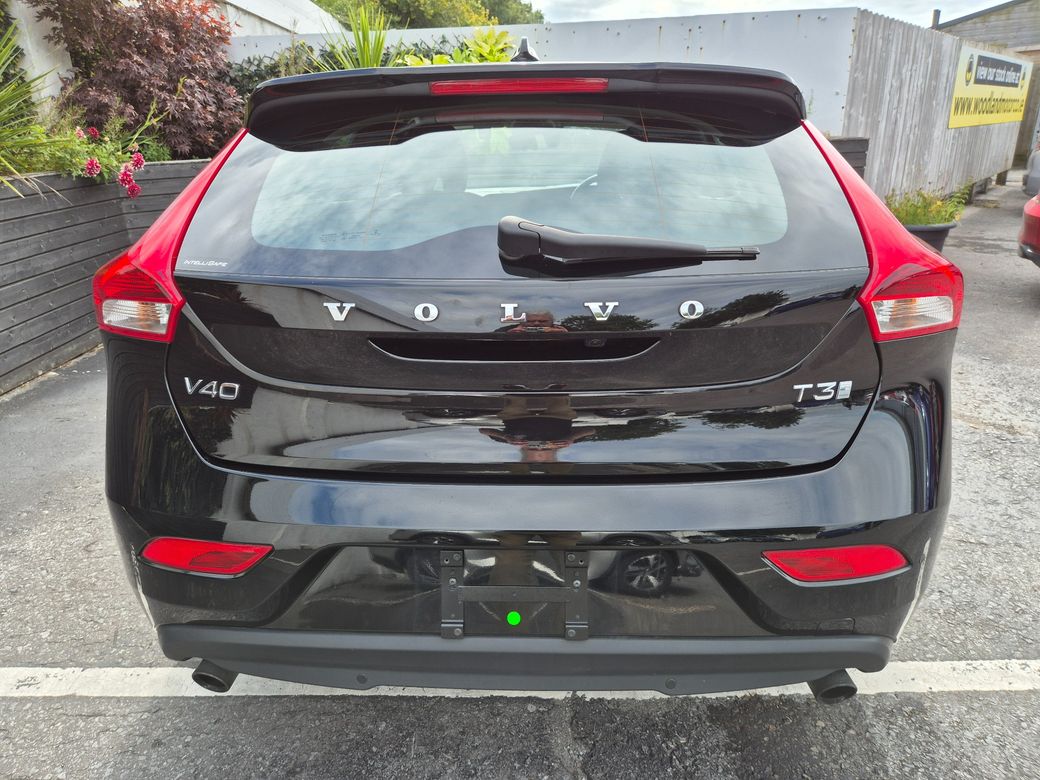 2018 Volvo V40