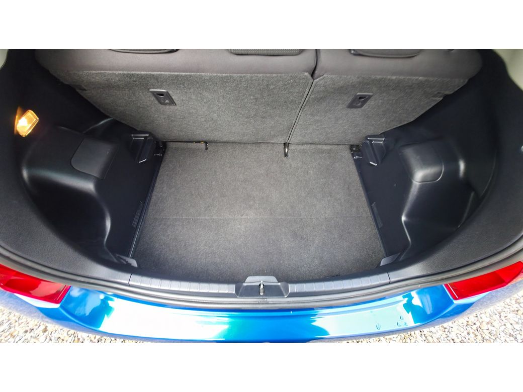 2015 Toyota Vitz