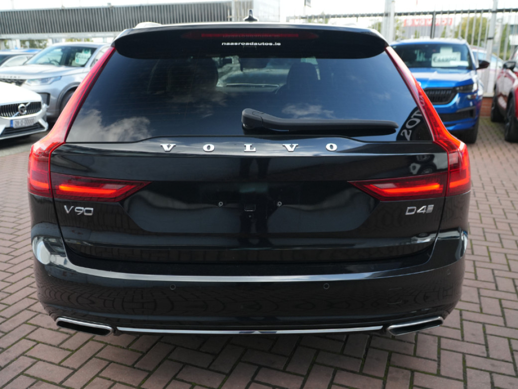 2021 Volvo V90