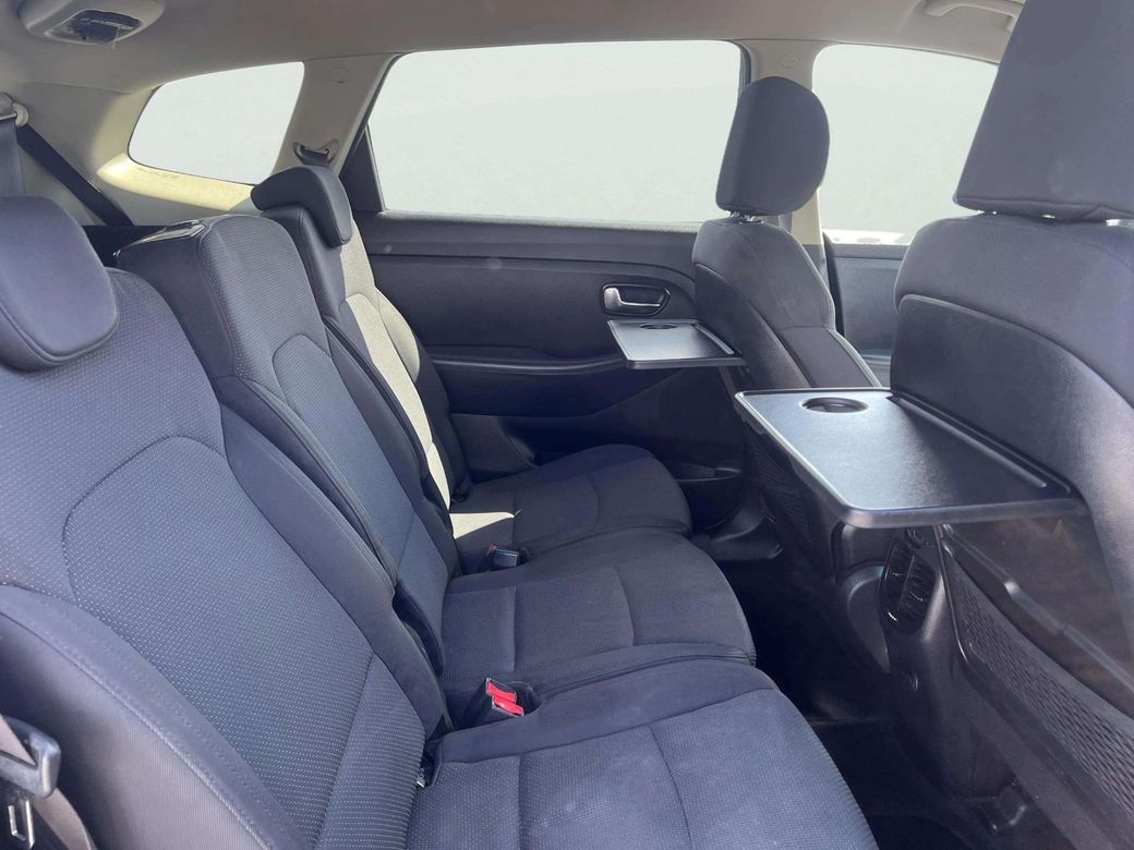 2014 Kia Carens