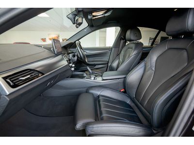 2023 BMW 530