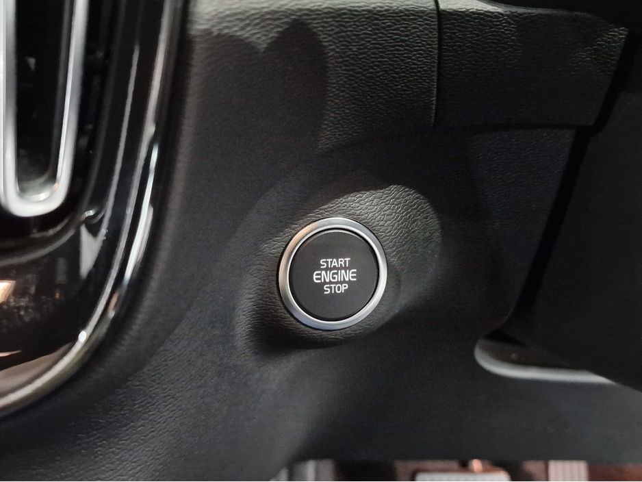 2023 Volvo XC40
