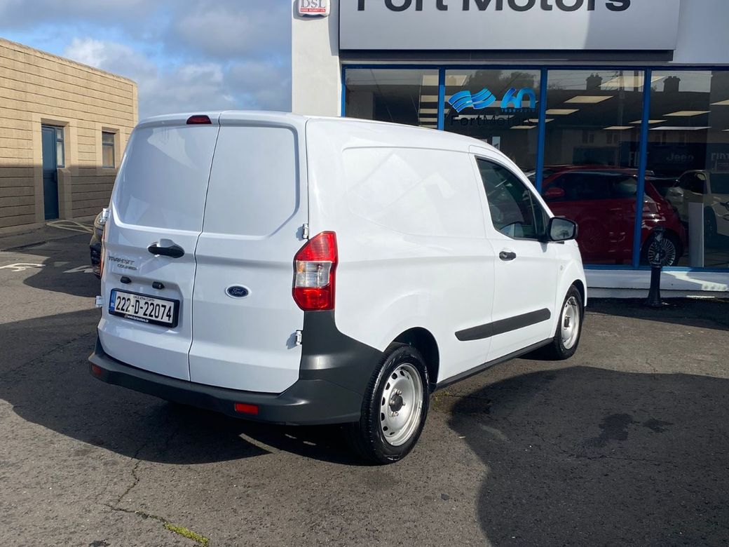 2022 Ford Transit Courier