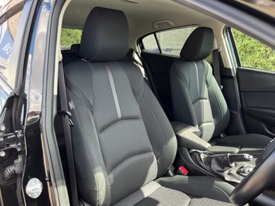 2018 Mazda Axela