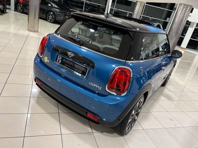 2023 Mini Hatch