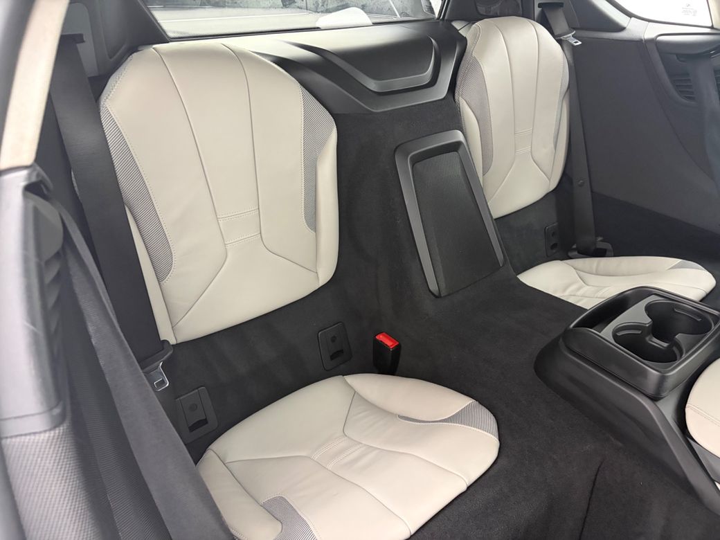 2016 BMW i8