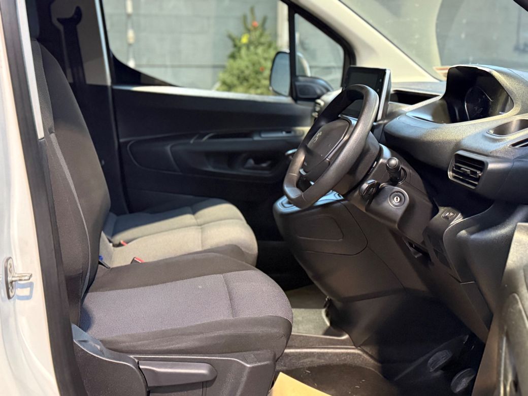 2023 Peugeot Partner