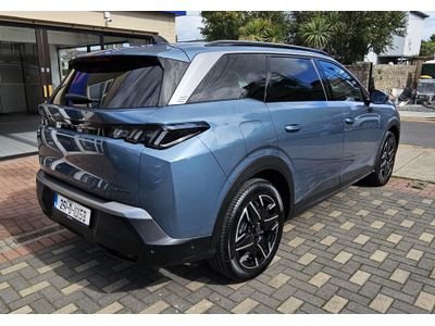 2025 Peugeot 5008