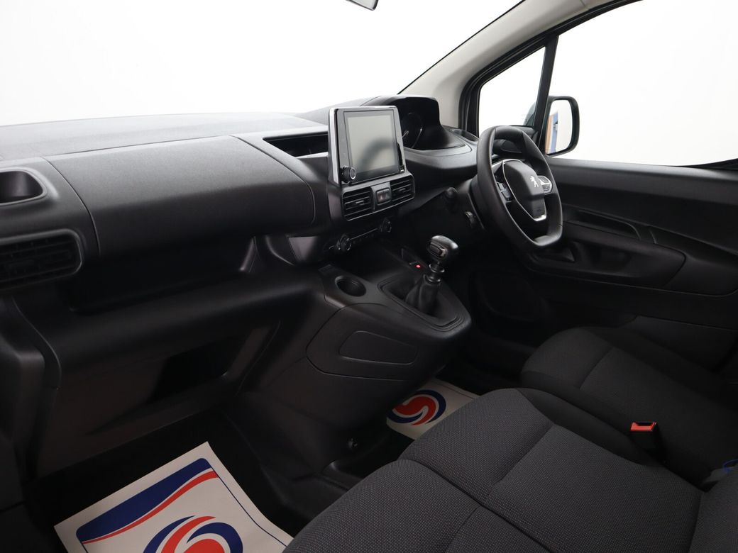 2022 Peugeot Partner