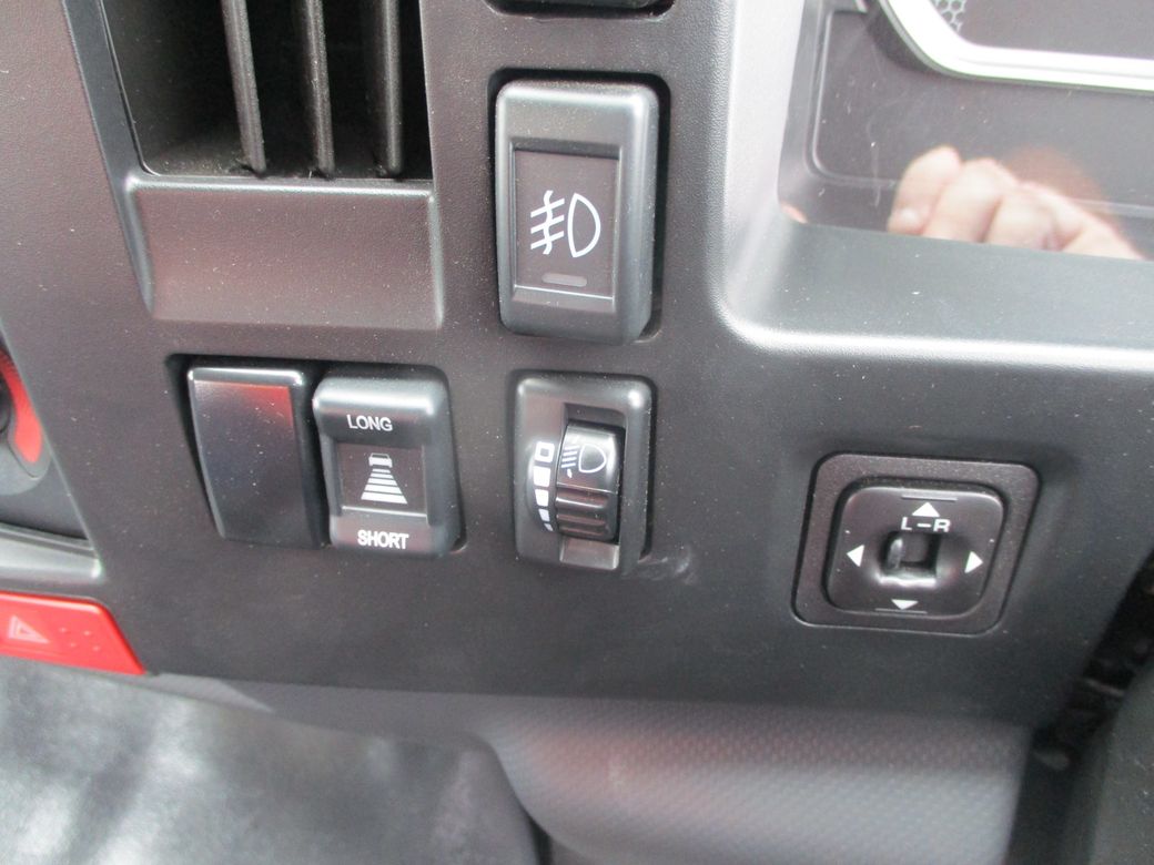 2025 Isuzu NPR