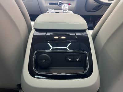 2023 Volvo V90
