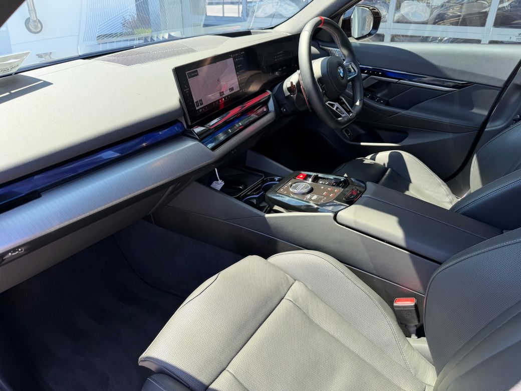 2025 BMW M5