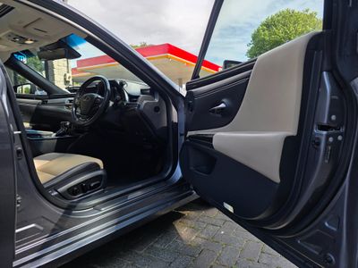 2021 Lexus ES 300h