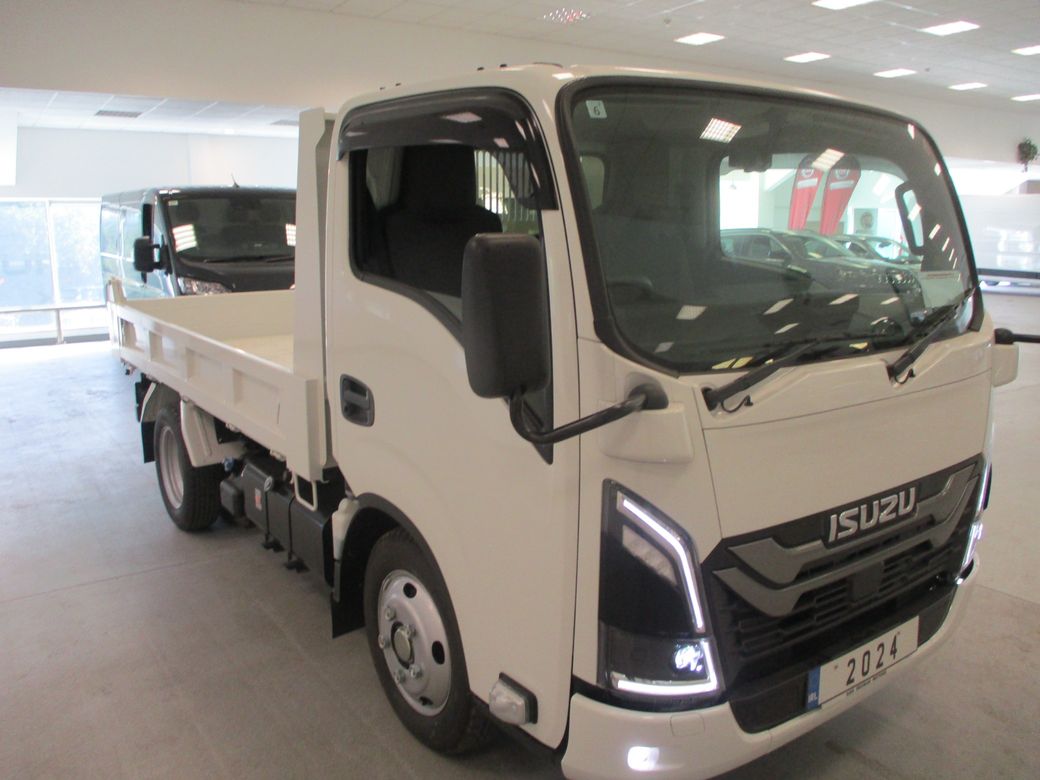 2024 Isuzu NPR