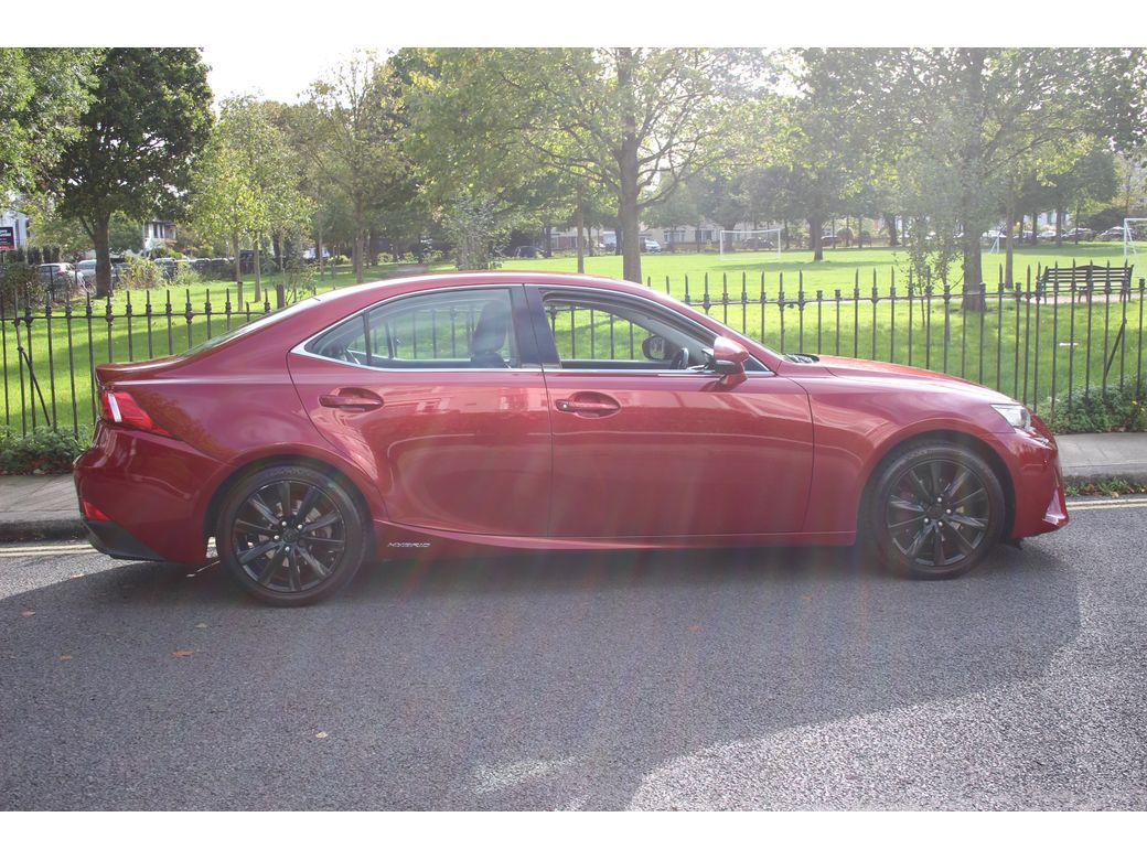 2015 Lexus IS 300h