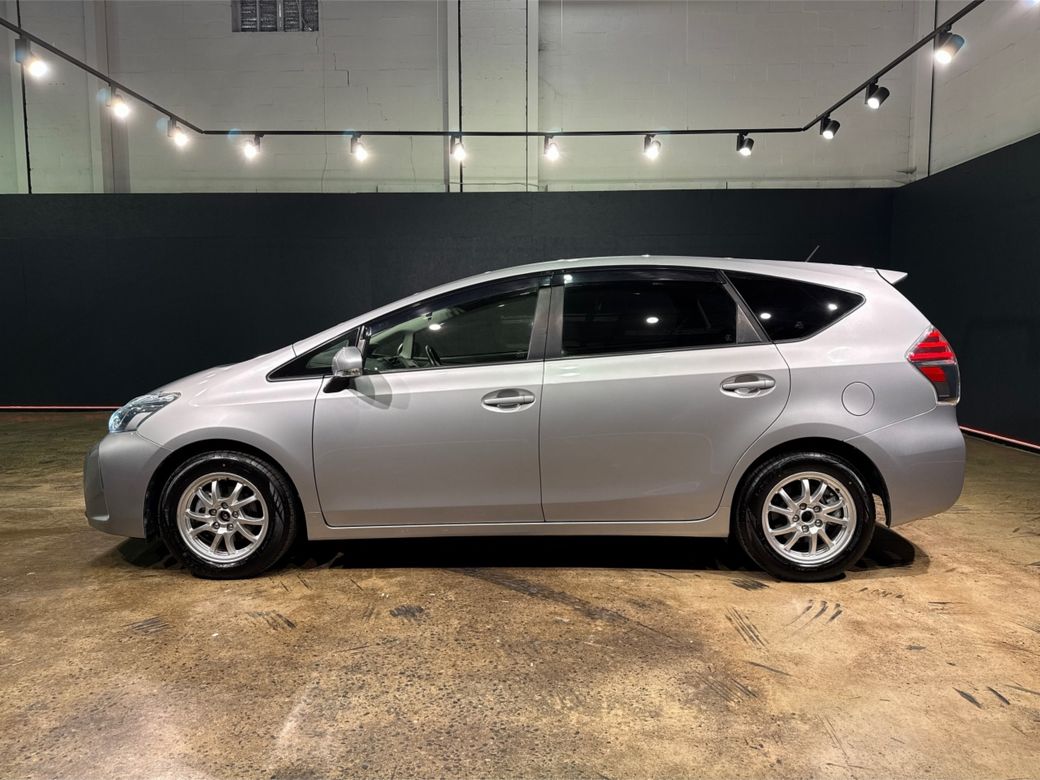 2020 Toyota Prius Alpha