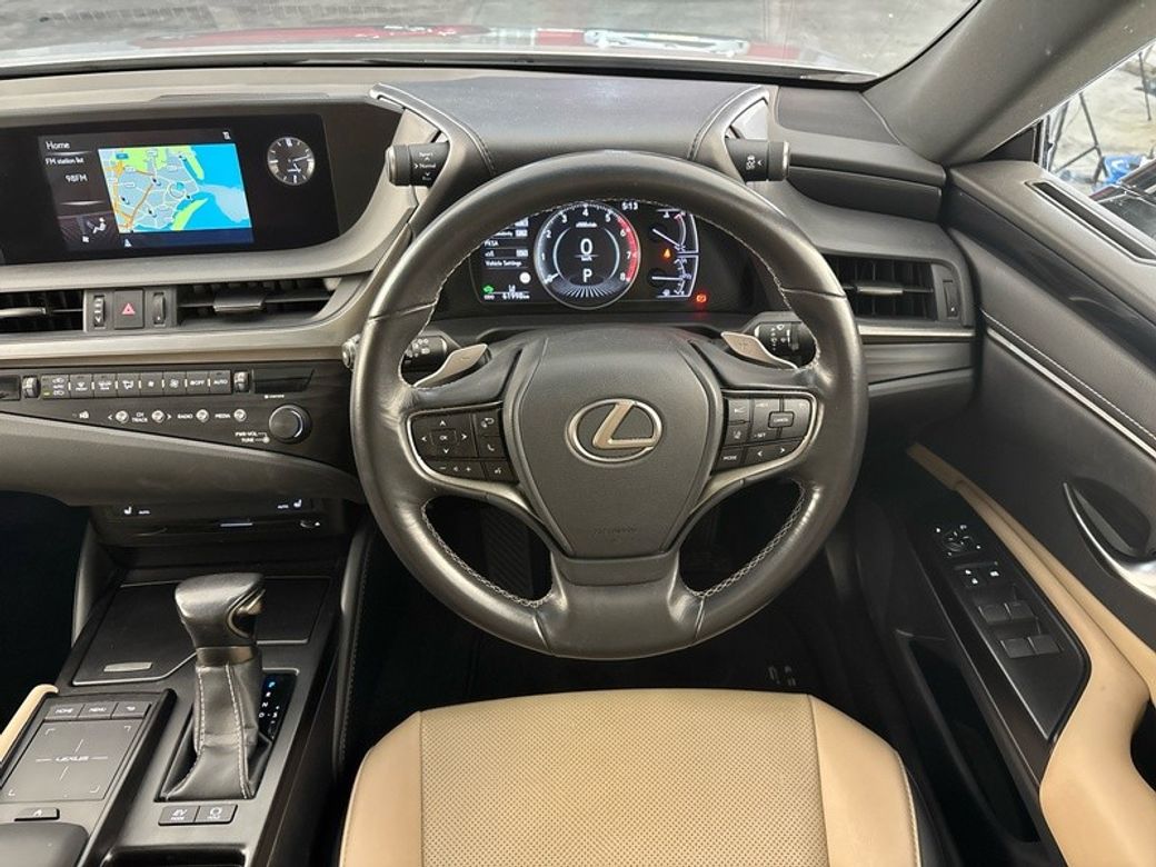 2019 Lexus ES 300h